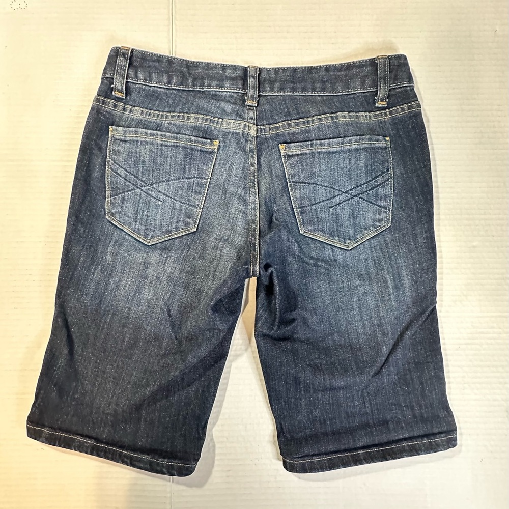 Aeropostale Women's Size 1/2 Blue Denim Bermuda Jean Shorts Zip Up Faded - Picture 7 of 7